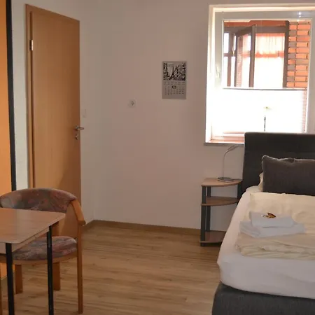 Gaestehaus Radler Scheune Pensión Heede